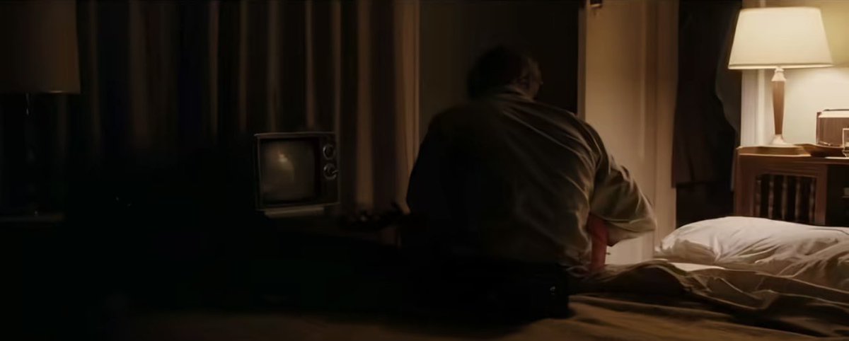 #ابياتي 

إنعزل عن زحمة الناس والهرج الكثير
السعادة بعض الأحيان .. احلام نومتك