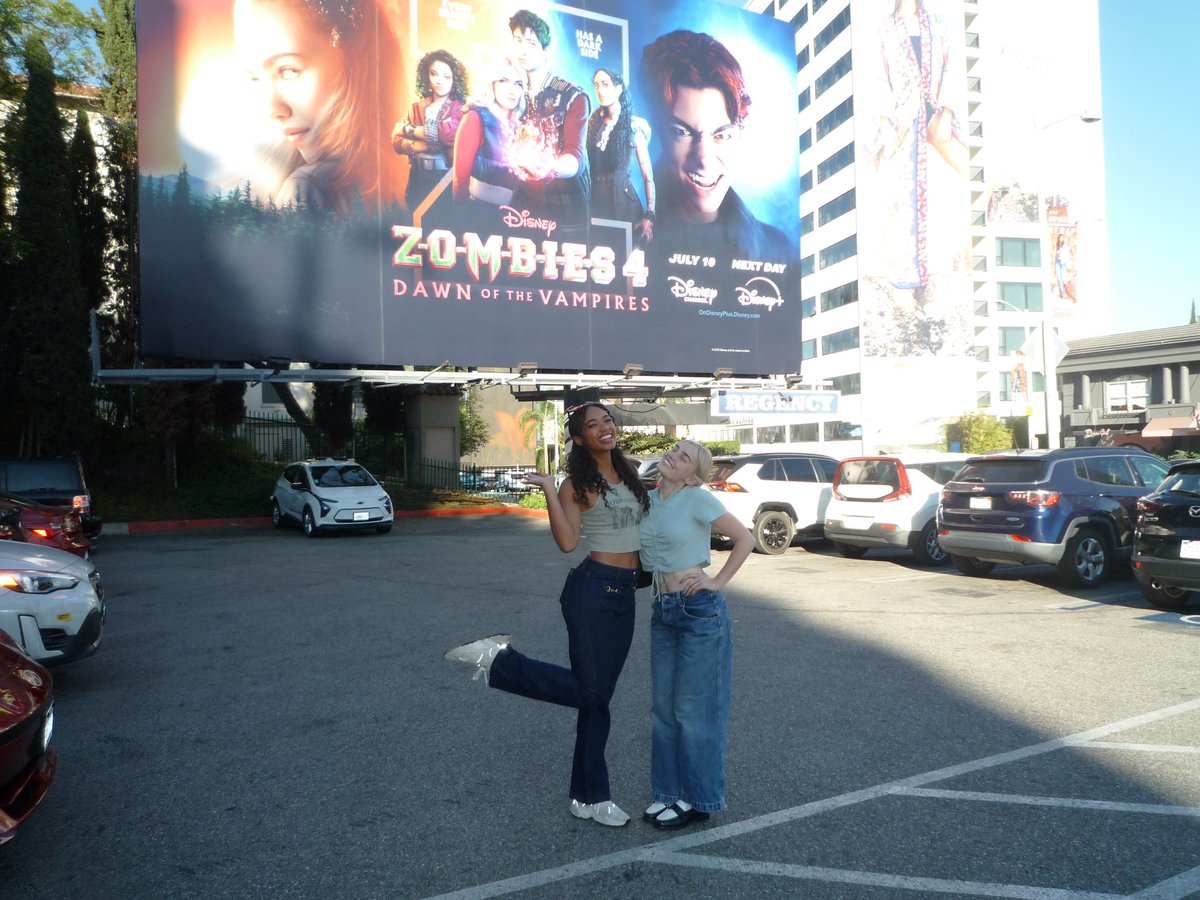 ChandlerLKinney's tweet photo. z4 premiere today :,) 🧟 https://t.co/CosdWIu6f1