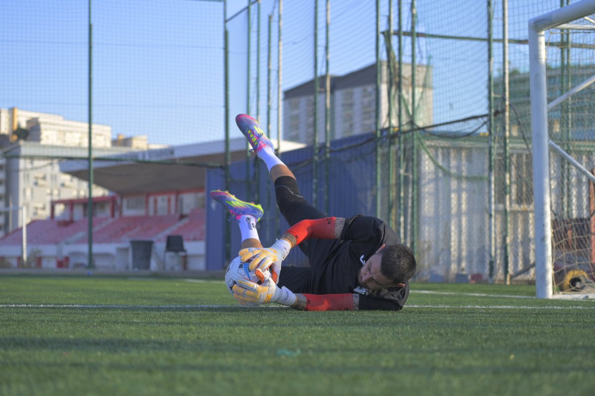 Between the posts and under pressure, these goalkeepers are putting in the work 🧤
