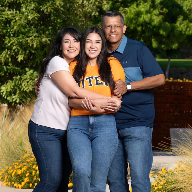 UTEP's tweet image. 🗣️ Calling all parents: UTEP reps will be available to answer questions on all things financial aid at an upcoming @ESCRegion19 session!
🗓️ Saturday, July 12
🕘 9 a.m.-1 p.m.
📍 6611 Boeing Dr.
📝👉🔗: utepn.ws/45ZSEFn