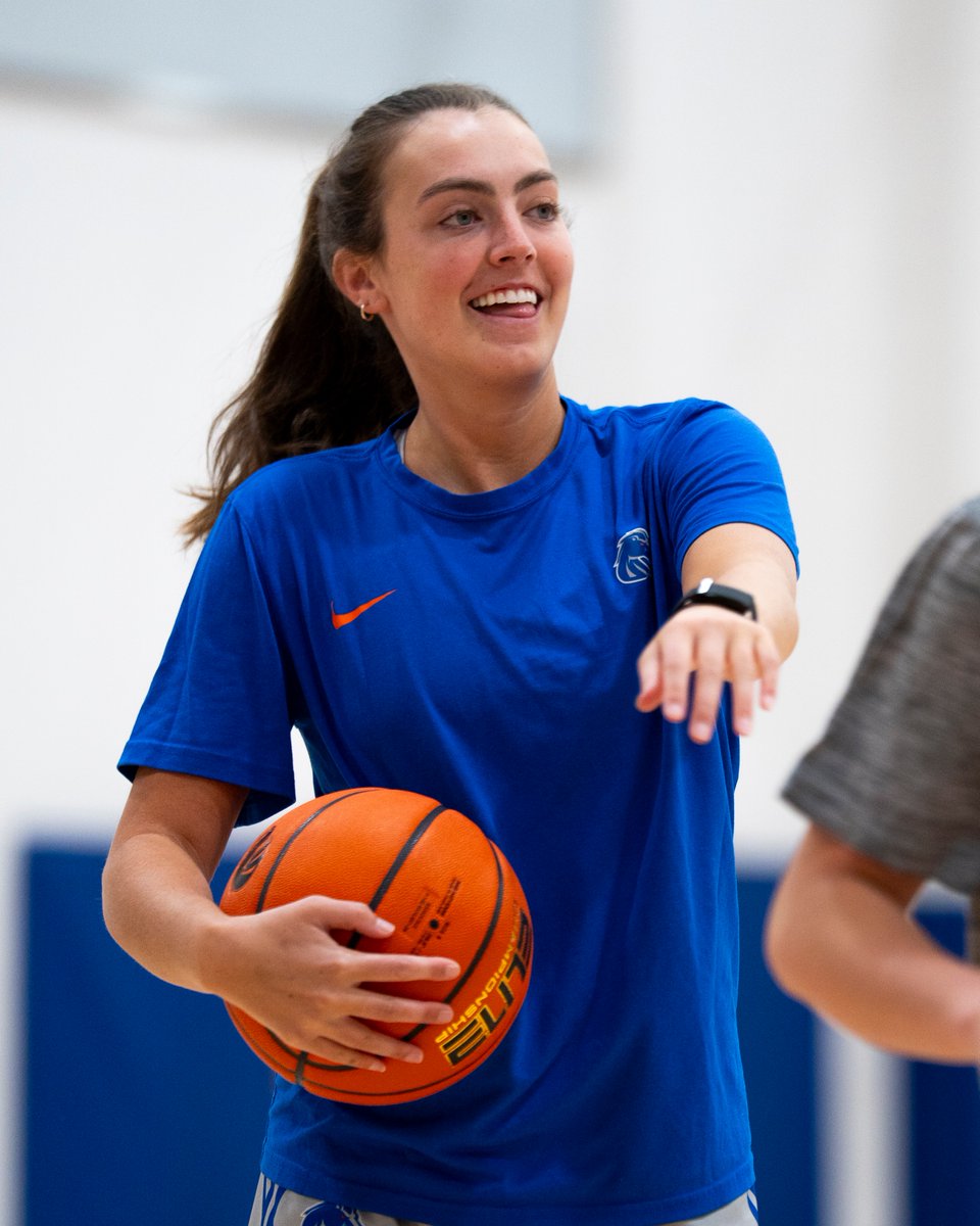 BroncoSportsWBB's tweet image. 𝙂𝙐𝙀𝙎𝙎 𝙒𝙃𝙊'𝙎 𝘽𝘼𝘾𝙆 𝙄𝙉 𝘼𝘾𝙏𝙄𝙊𝙉 😤😝
#BleedBlue | #WhatsNext