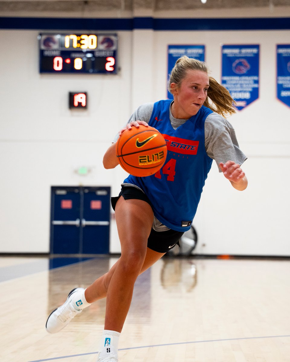 BroncoSportsWBB's tweet image. 𝙂𝙐𝙀𝙎𝙎 𝙒𝙃𝙊'𝙎 𝘽𝘼𝘾𝙆 𝙄𝙉 𝘼𝘾𝙏𝙄𝙊𝙉 😤😝
#BleedBlue | #WhatsNext
