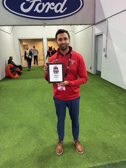 Football Writers Association of America (@thefwaa) on Twitter photo Chris Duarte of <a href="/TexasTech/">Texas Tech University</a>'s Communication's staff with his 2024 Super 11 plaque from <a href="/TheFWAA/">Football Writers Association of America</a> presented at <a href="/Big12Conference/">Big 12 Conference</a> Football Media Day on Tuesday. Chris Duarte of <a href="/TexasTech/">Texas Tech University</a>'s Communication's staff with his 2024 Super 11 plaque from <a href="/TheFWAA/">Football Writers Association of America</a> presented at <a href="/Big12Conference/">Big 12 Conference</a> Football Media Day on Tuesday.