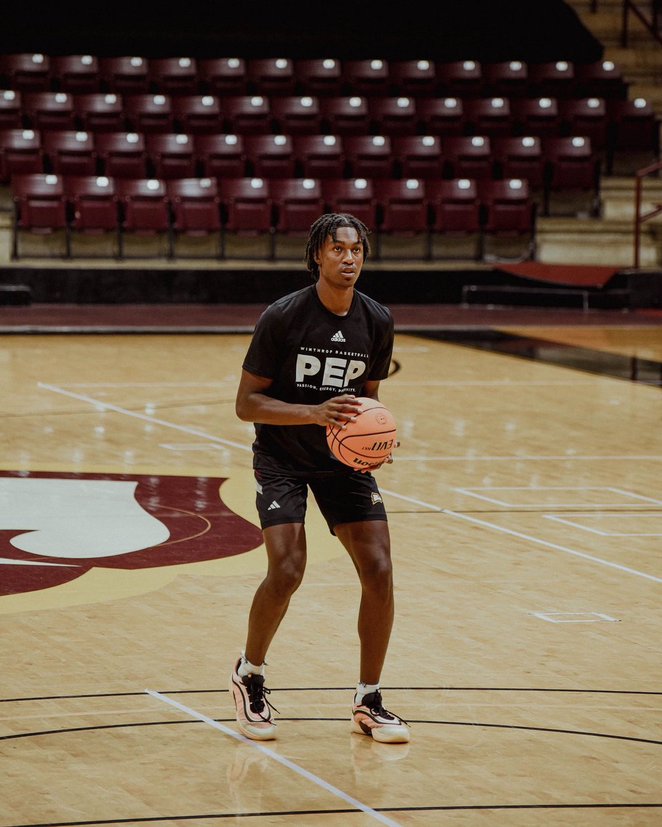 Winthrop_MBB's tweet image. Enjoying The Work. 

#ROCKtheHILL