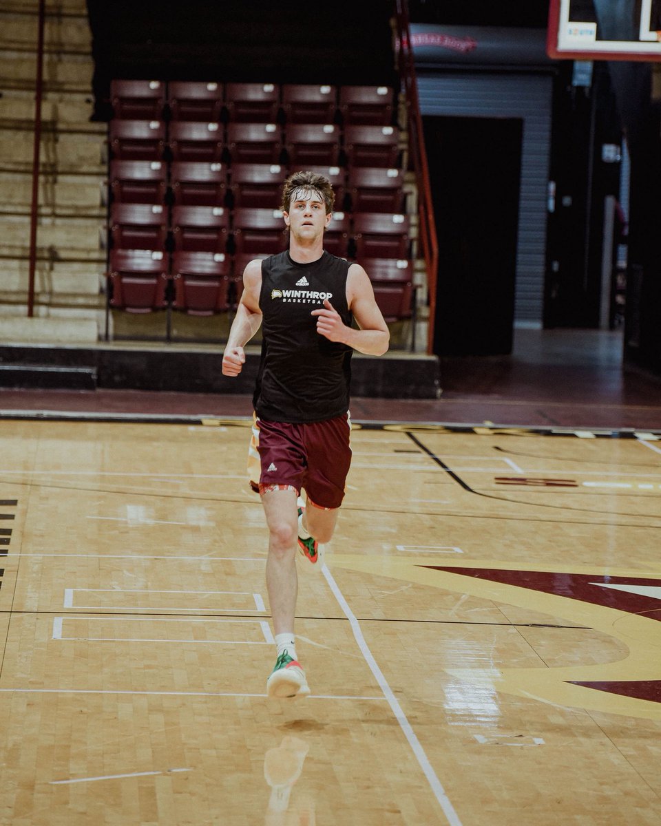 Winthrop_MBB's tweet image. Enjoying The Work. 

#ROCKtheHILL