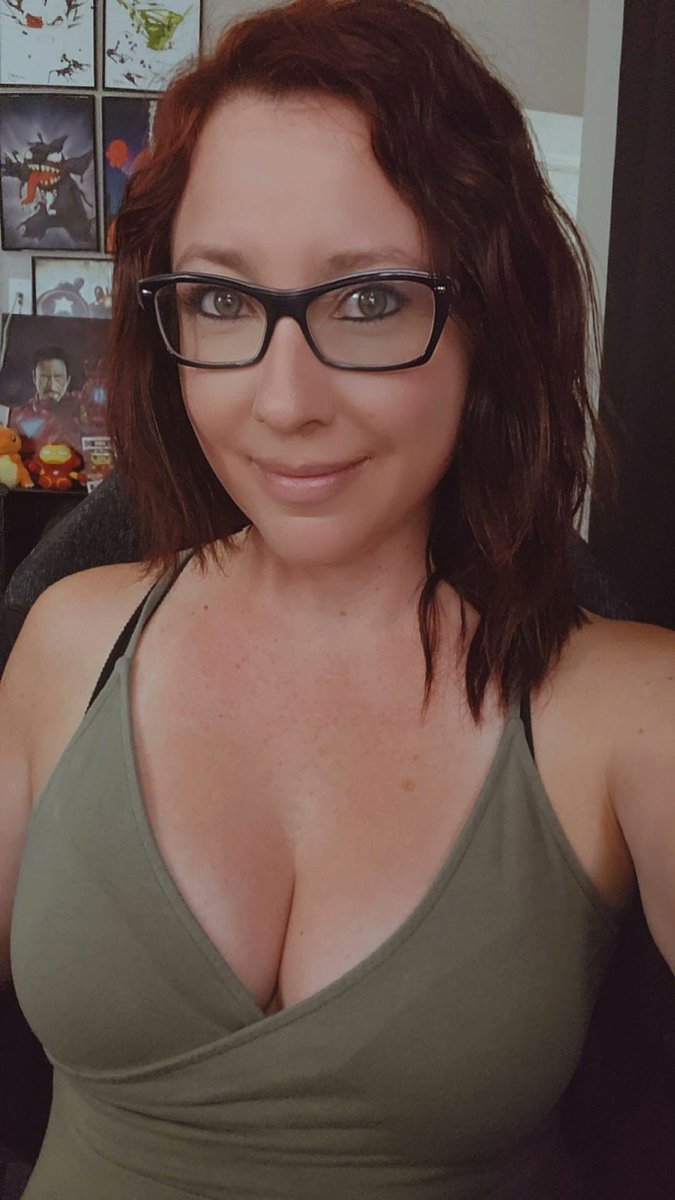 KKSparkles_'s tweet image. Liiivee! Back from my un announced AFK 😅. New Snap season. Come vibe ✨️