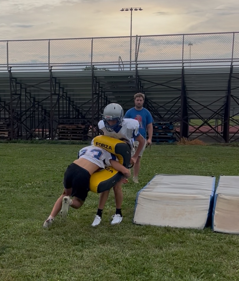 HeadcaseKicking's tweet image. Love the new rugby hit shields we bought!
Forces the kids to use their shoulders in the tackle.
Been able to get tons of work while not beating on each other.
Minutemen will be ready!