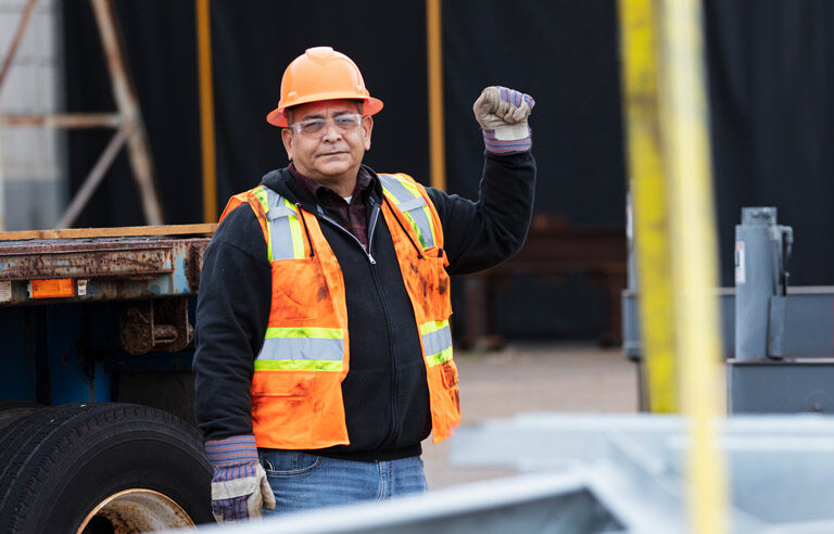 Researchers call for better communication on bilingual construction worksites. bit.ly/45UOaQp