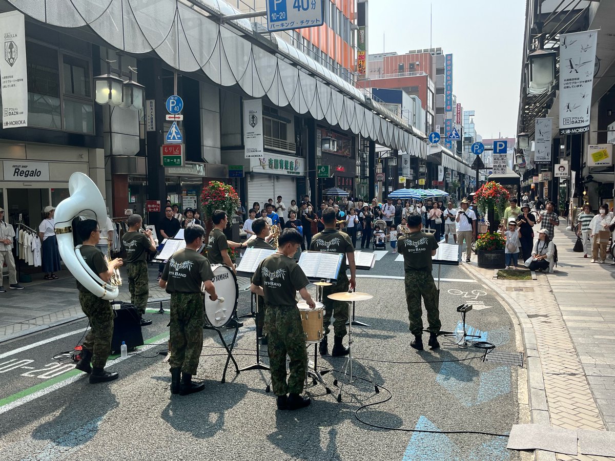iwate_pco's tweet image. 7月19日㈯🎷#第9師団 #音楽隊 🎺が盛岡駅滝の広場で13・14・15時から20分ずつ計3回アンサンブルコンサートをやります🎵(画像は去年の #岩手地本 #サテライトブース 前での演奏🎶)