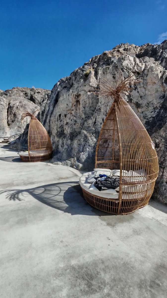 Өглөөний мэндээ Х☀️🌞🌅
Увс аймаг Хяргас нуурын эрэгт ийм гоё бийч утгаараа ажиллаж эхэлсэн байна. 🌊👙⛱️🏖️🏝️

Baruun beach resort