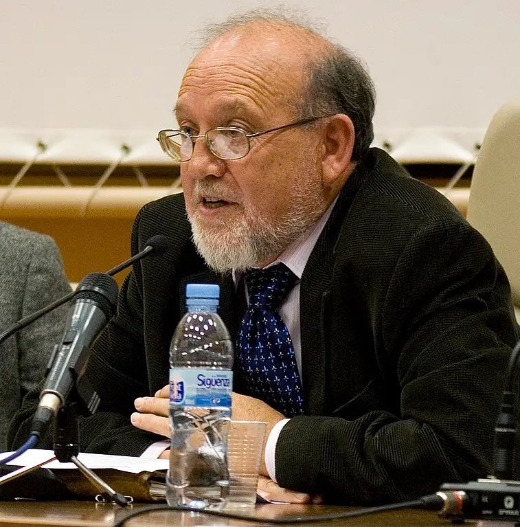 El filósofo español Reyes Mate, emite importantes reflexiones sobre conceptos como el sionismo, lo posnacional, la shoah, la diáspora, entre muchos otros.

Link a la entrevista: culturajudia.com/reyes-mate-el-…

En 📷: nuestro entrevistado, Manuel Reyes Mate Rupérez.