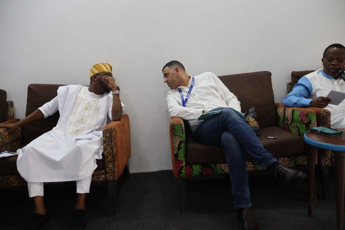 "Jour 2 d'E-lection Bridge Afrique ! Discussions sur les élections, stratégies &amp; impact de la désinformation numérique. Les délégués explorent l'IA dans la communication politique. #ElectionBridgeAfrique #DémocratieEnAction"