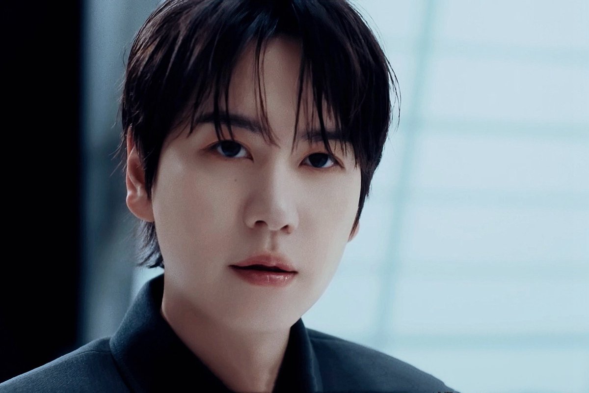 yyyankkk's tweet photo. Express mode MV 
Kyuhyun 

#슈퍼주니어 #SUPERJUNIOR
#ExpressMode #SUPERJUNIOR_ExpressMode
#SuperJunior25
#규헌 #KYUHYUN https://t.co/cN9GASqY8G