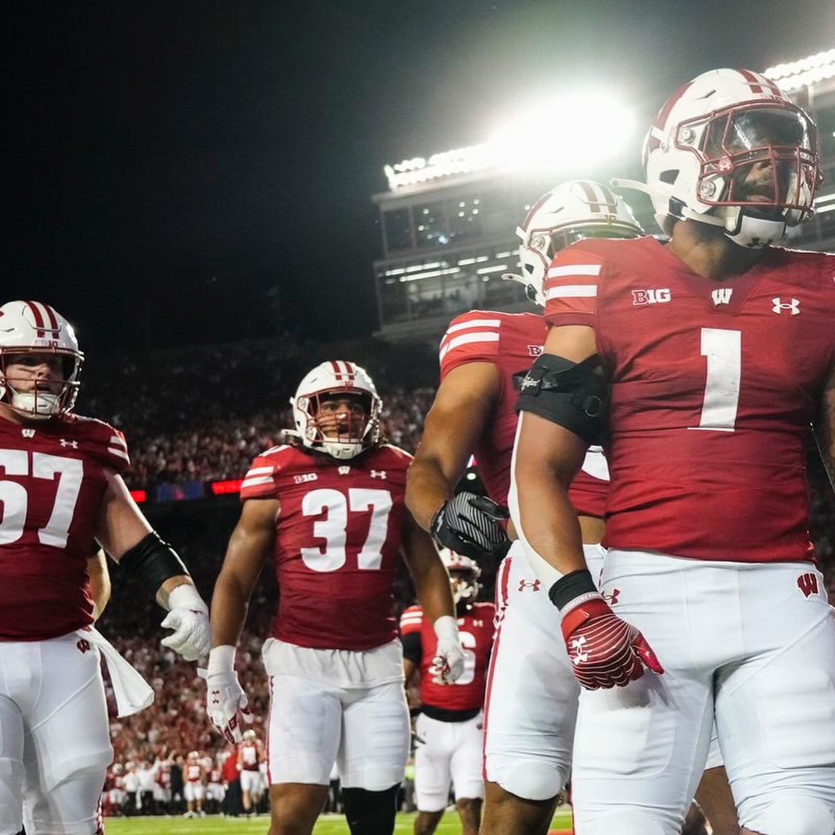 oluwasemilore olubobola (@52_olubobola) on Twitter photo Blessed to have received an offer from the Wisconsin Badgers #onwisconsin
<a href="/CoachRichHansen/">Rich Hansen 🏴☠️</a> <a href="/KinslerLatish/">Latish Kinsler</a>
@SeanBarowski
<a href="/CoachOFlaherty/">Ryan O'Flaherty</a> <a href="/SPPFootball/">St. Peter's Football 🏴☠️</a> <a href="/joeRteacher/">Joe Rotondi</a> <a href="/tyler_calvaruso/">Tyler Calvaruso</a>
<a href="/RyanSnyderOn3/">Ryan Snyder</a> <a href="/ChadSimmons_/">ChadSimmons</a> <a href="/CaseyRabach_61/">Casey Rabach</a> Blessed to have received an offer from the Wisconsin Badgers #onwisconsin
<a href="/CoachRichHansen/">Rich Hansen 🏴☠️</a> <a href="/KinslerLatish/">Latish Kinsler</a>
@SeanBarowski
<a href="/CoachOFlaherty/">Ryan O'Flaherty</a> <a href="/SPPFootball/">St. Peter's Football 🏴☠️</a> <a href="/joeRteacher/">Joe Rotondi</a> <a href="/tyler_calvaruso/">Tyler Calvaruso</a>
<a href="/RyanSnyderOn3/">Ryan Snyder</a> <a href="/ChadSimmons_/">ChadSimmons</a> <a href="/CaseyRabach_61/">Casey Rabach</a>