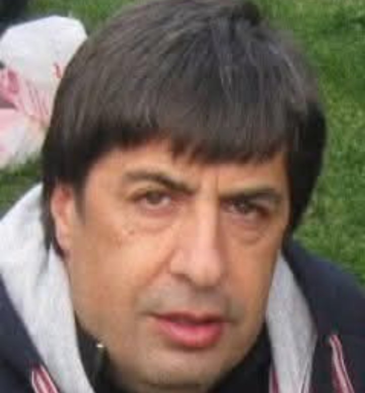 Bu adam, iyi bir insandı ve benim amcam dı...  İyi ki onu tanıdım.. İyi ki amcam dı...