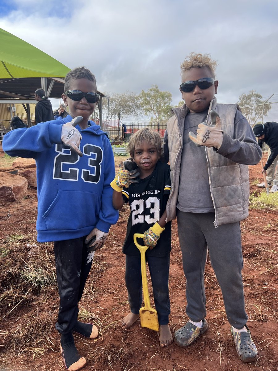 🪴Plan-Ting for the future! 🪴
Who says you can’t grow anything in the desert? If it’s someone you know… show them this and prove them wrong! Read more about the gardening project on our website! #healthyliving #Kintore #Cultureislife  #NAIDOC #NAIDOCWeek2025