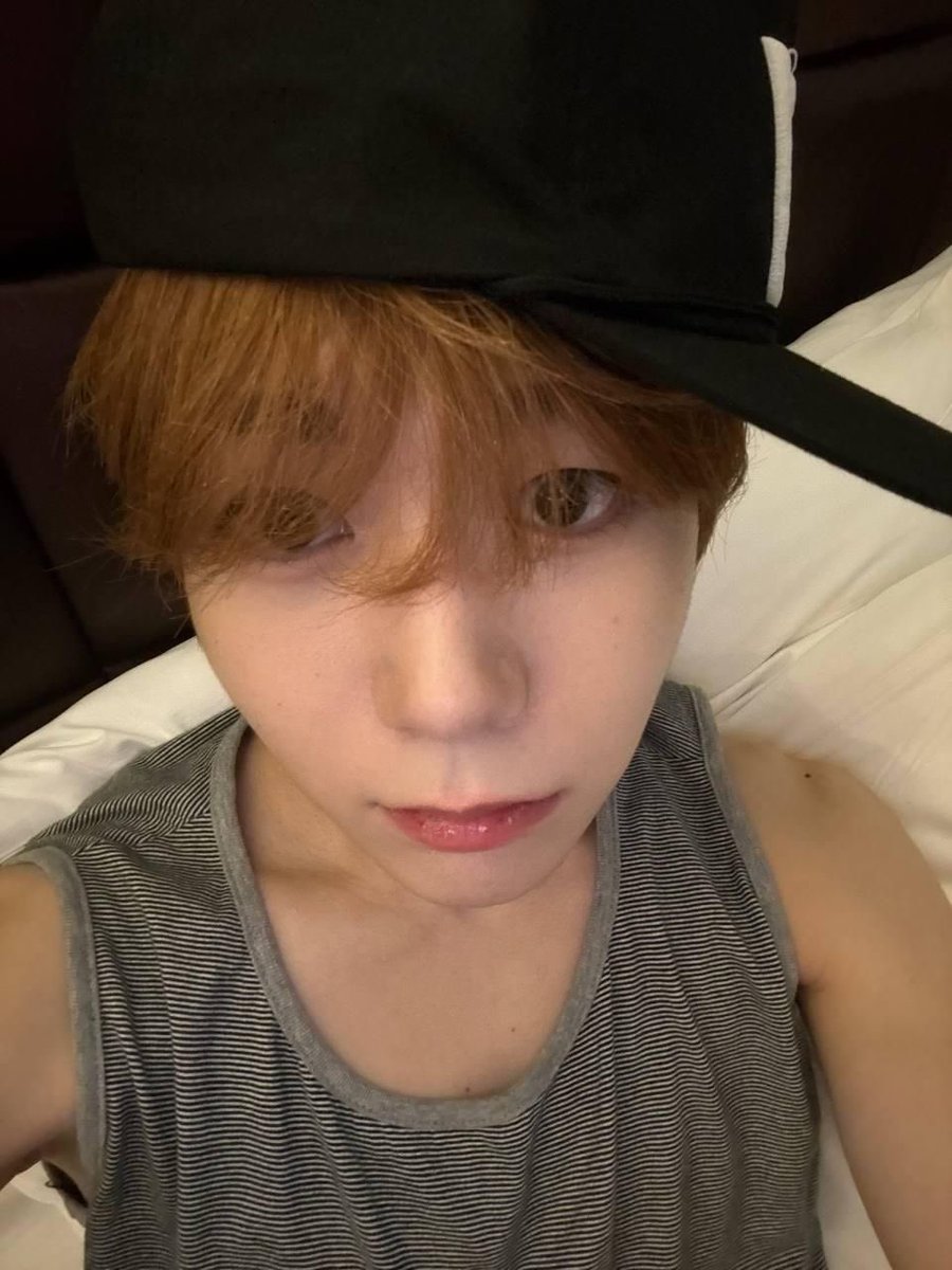 tinahyck's tweet photo. amor a gnt jรก jantou hj?
-bah pior q nรฃo
a gnt provavelmente deveria jantar ๐ด
- vdd linda
#weeat
#NSD #nctzenselcaday #RYO #NCTWISH https://t.co/z2JIZbXxpa
