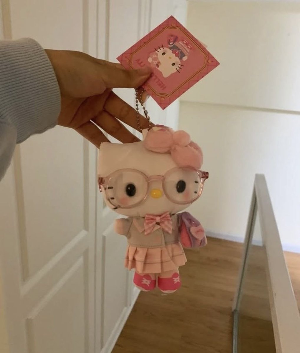 Daily Hello Kitty (@hellokdaily) on Twitter photo 