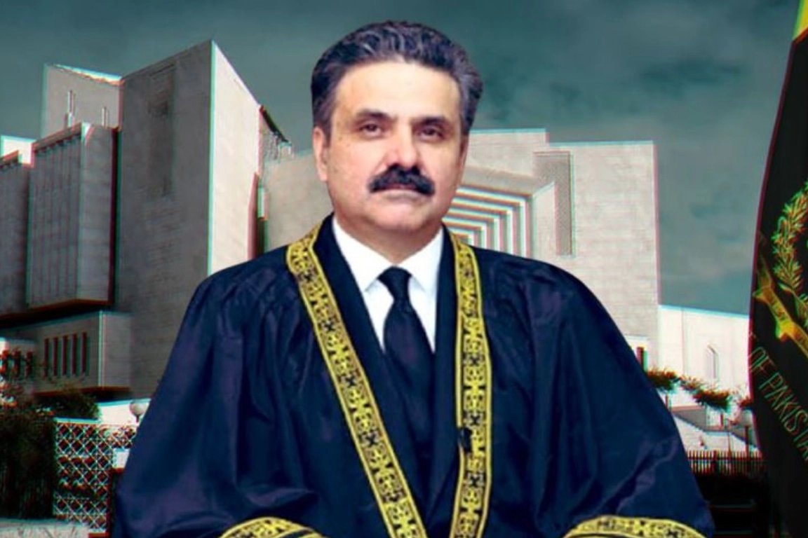 چیف ہیڈ کلرک سپریم کورٹ پاکستان 
"چیف جسٹس" مطلب انصاف کا سربراہ، انصاف تو رہا نہیں ۔ میں ڈاکٹر ضیاء خان  یحیی افریدی صاحب کو چیف ہیڈ کلرک کے عہدے پر ترقی پر مبارک باد پیش کرتا ہوں۔