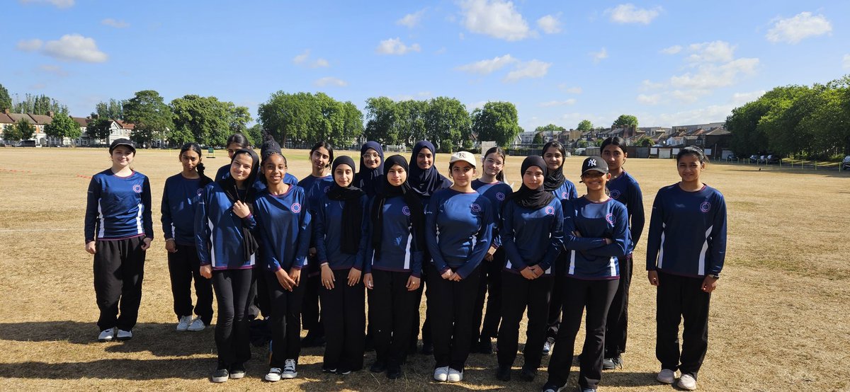 edengirlsWF's tweet image. Well done to our #SportsLeaders who a fantastic job leading a #KS2 Cricket tournament. #WeAreStar @StarAcademies