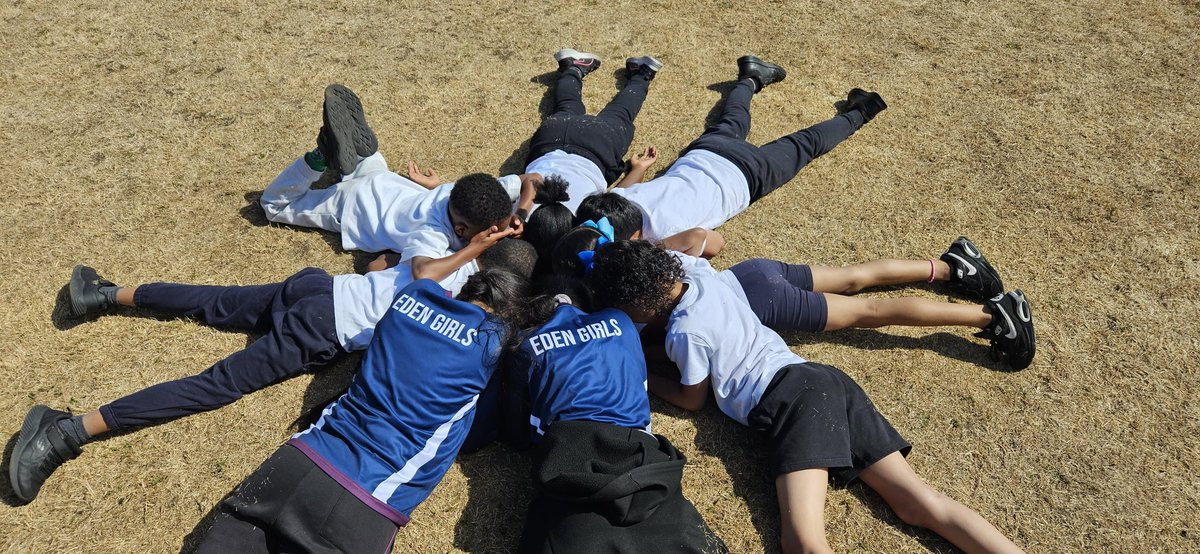 edengirlsWF's tweet image. Well done to our #SportsLeaders who a fantastic job leading a #KS2 Cricket tournament. #WeAreStar @StarAcademies
