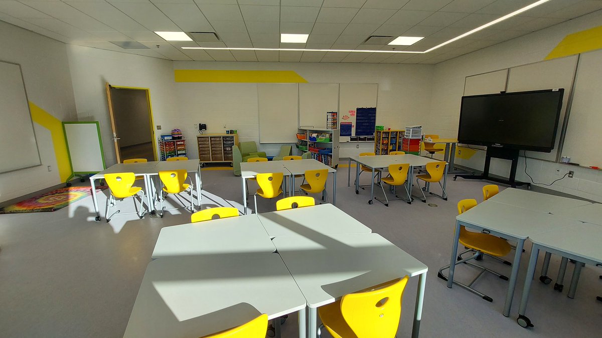 Ms. Toth tweet media