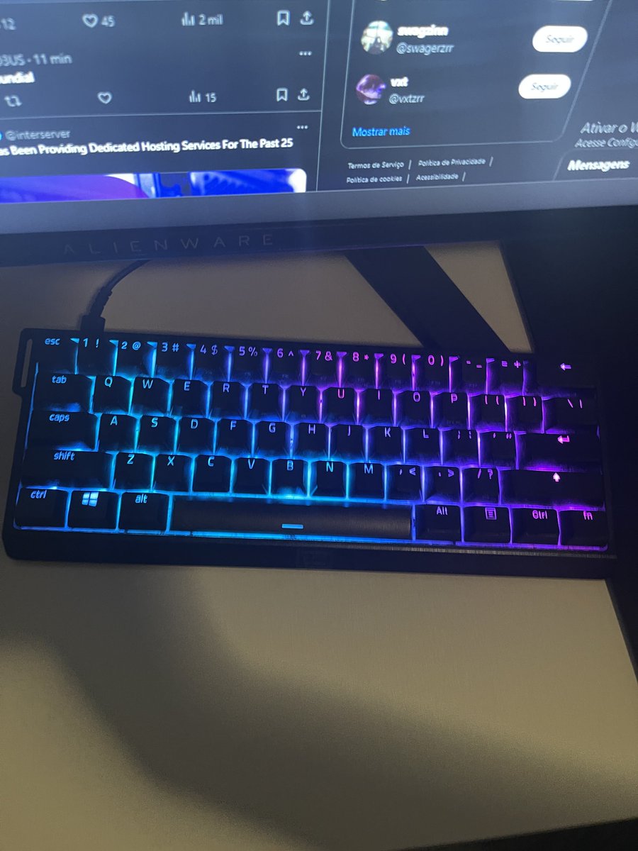 To vendendo um wooting 60 he interresados VEM DM 
 lembrando que esta com switches melhorados
 
 rt+v
