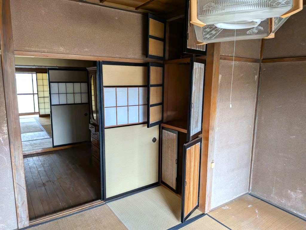 uozu_city's tweet image. 【100円空き家バンク】
<物件紹介>
場所:魚津市諏訪町地内
家屋概要:昭和41年築 木造2階建て住宅
募集締切:8月8日(金) 先着6組
内覧会:8月下旬開催予定
詳しくはこちら👇
uozu-akiya.jp/what-is-100yen/
#魚津 #100円空き家