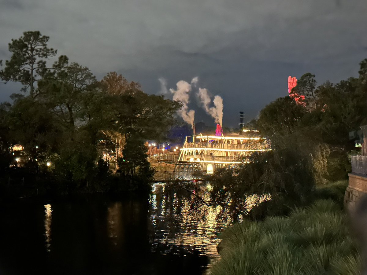 bbergmusic's tweet photo. Got this picture of the Liberty Belle from the Haunted Mansion back in November. Knew it was going to be my last chance to get to see it and the rivers in person.

#magickingdom #libertybelle #riversofamerica #WDW https://t.co/te5punumHu