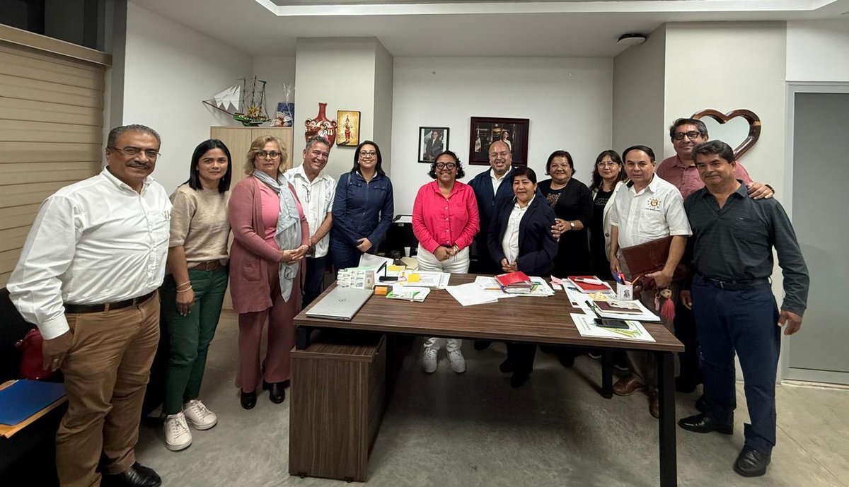 sdetcobaev1's tweet photo. El SDET-COBAEV entablando     el diálogo con la Mtra. Lorena Martínez Cabrera, Directora General del @CobaevVeracruz. https://t.co/UmgOowjS7k
