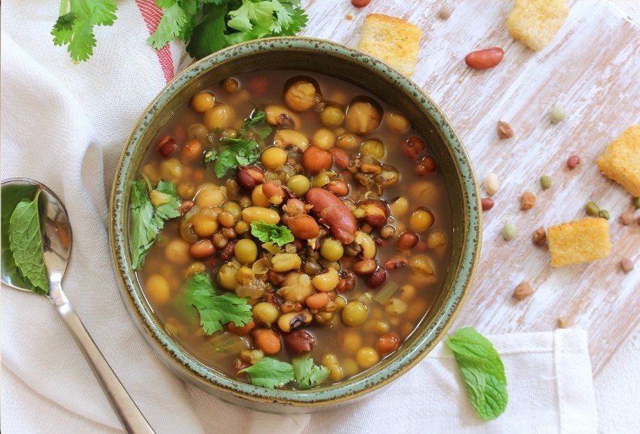 CQU's tweet image. “Protein goals” are everywhere on TikTok and Instagram, and now social media is on about “fibre goals”. CQU nutritionist Dr @skhalesi shares his expert take with @ConversationEDU.
READ MORE: ow.ly/qAlH50WmIG5