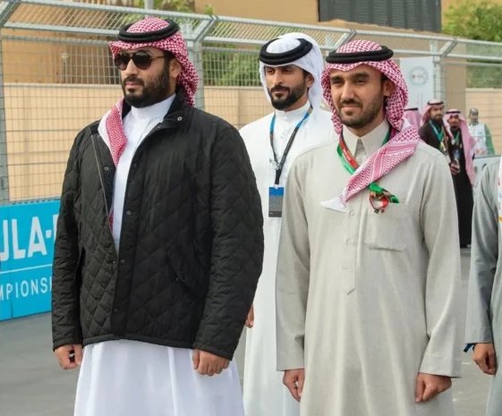 الى معالي الوزير <a href="/AbdulazizTF/">عبدالعزيز بن تركي الفيصل</a>

بعد مرور موسمين جميع أندية الصندوق نجحت عدا #النصر ولم نلتمس منك اي اهتمام‼️

هل يعقل بأنك لم تضع شروط او قيود في حال فشل المالك في إدارة أحد هذه الأندية‼️

الصمت ليس حل كما تظن بل تسفيه وقل احترام للكيان ومحبيه 🫡
#جيسوس
#طرد_ادارة_العبث_من_النصر23