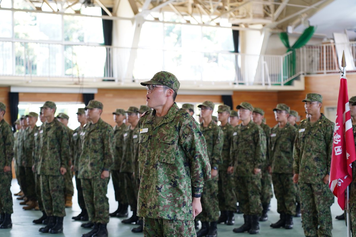 jgsdf_gcc_ardb's tweet image. 【相浦新隊員教育②】
#第1水陸機動連隊 は、新隊員後期教育開始式を行いました。全国の駐屯地から67名の隊員が着隊し、普通科隊員としての知識及び技能を学び、水陸機動団の隊員になるべく様々な教育を受けます。これから約3か月間、訓練風景等を発信していきますのでお楽しみに!
#水陸機動団