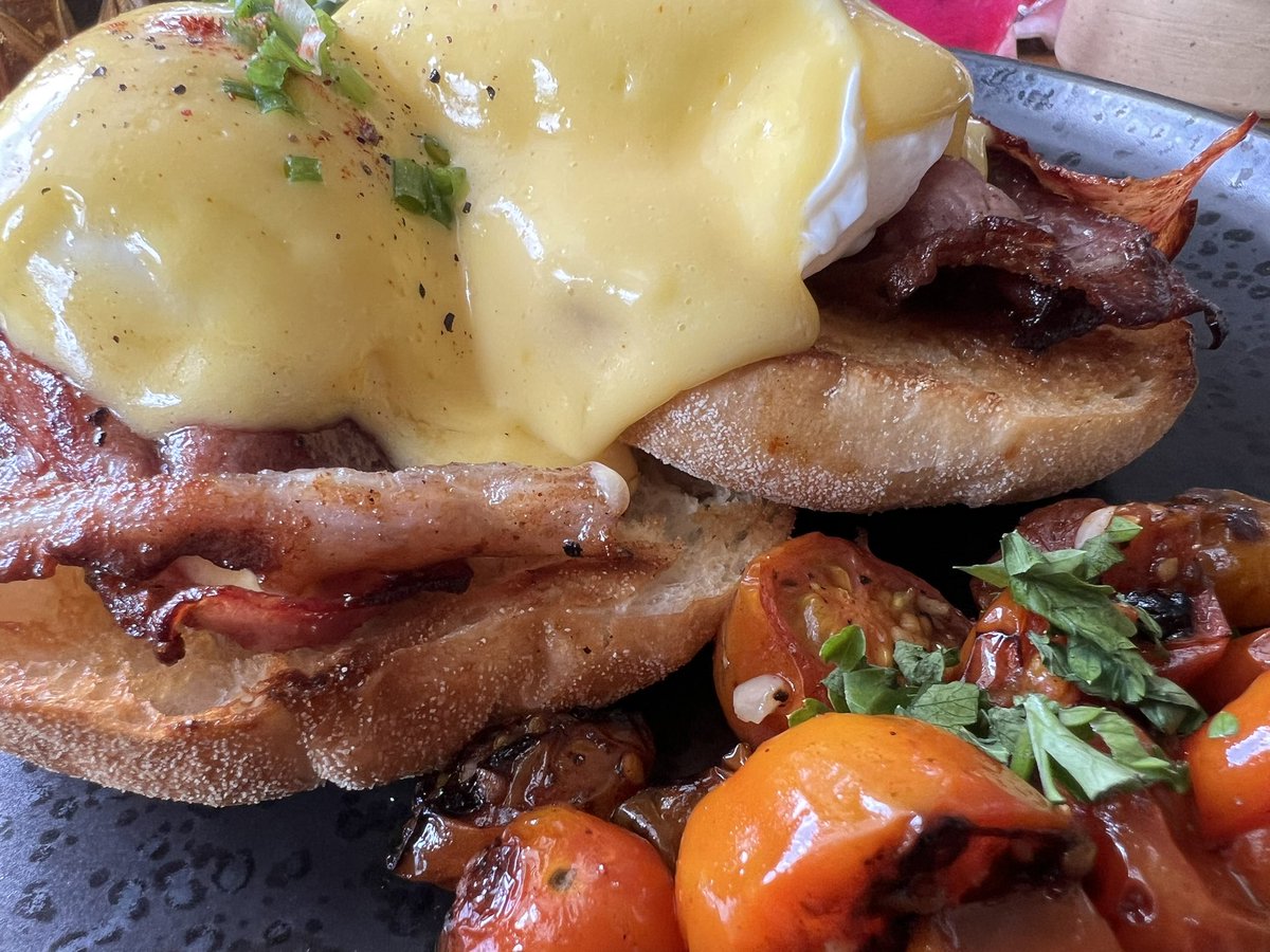 eggs benedict (cumberbatch)😎