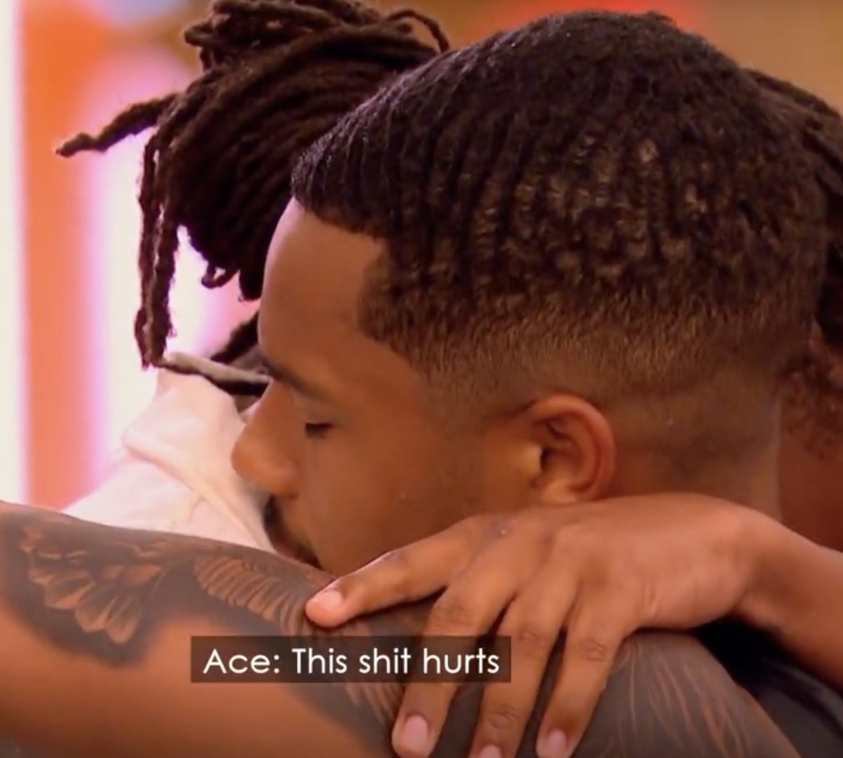 Flares999's tweet photo. It is indeed ace tip toeing. Lol. #LoveIsland #LoveIslandUSA https://t.co/ueYt1lnpbe