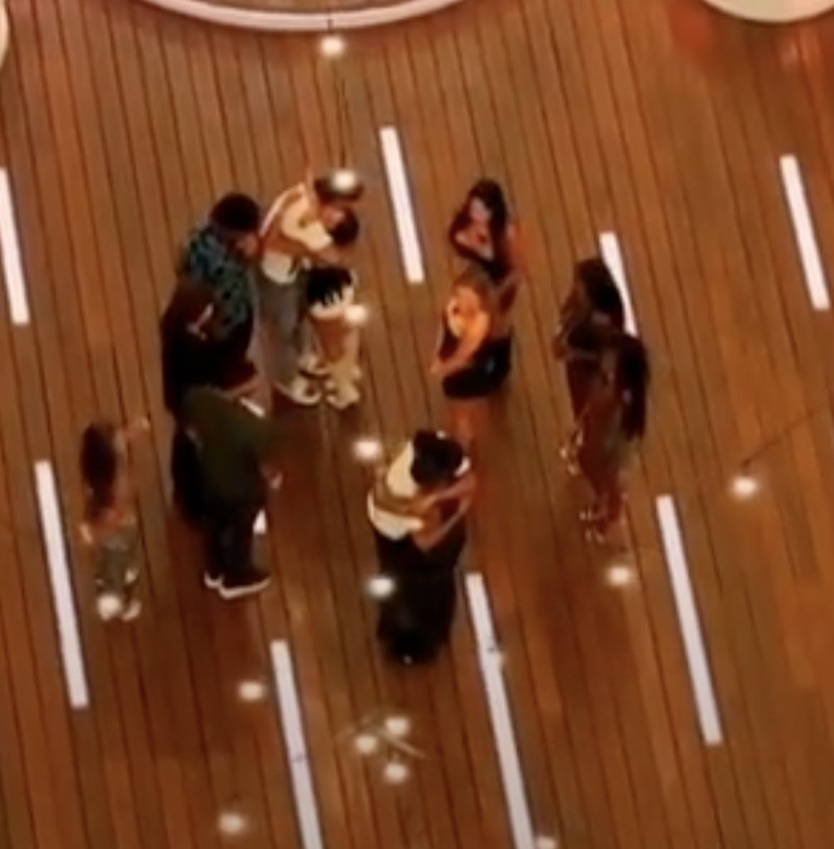 Flares999's tweet photo. It is indeed ace tip toeing. Lol. #LoveIsland #LoveIslandUSA https://t.co/ueYt1lnpbe