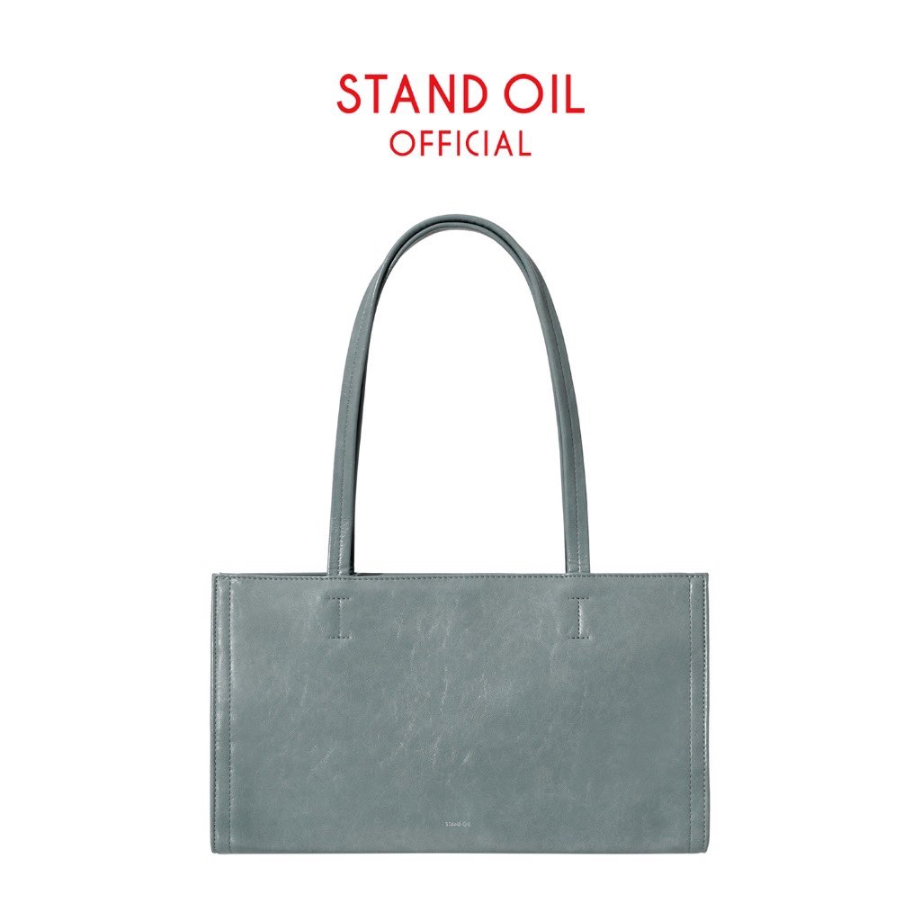 [STAND OIL] Oblong bag
ซื้อมาใช้ประมาณ 1-2ครั้ง ส่งต่อ 3,000 ค่ะ ส่งฟรี (ถุง+การ์ดครบ) 
ปล. ขอดูรูปเพิ่มเติม dm ได้เลยค่ะ

#standoil #standoilthailand 
 #กระเป๋ามือสอง