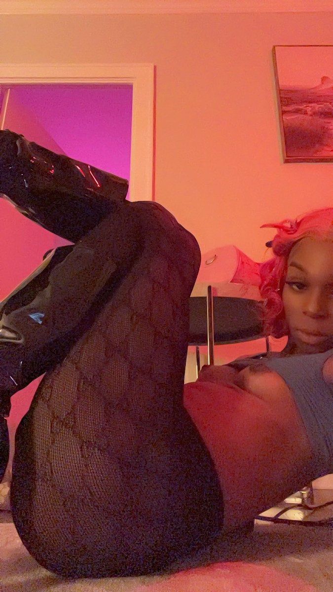 Blajiris's tweet photo. I pop shit til a nigga gotta block me 😁 https://t.co/kCnTJc6iXf