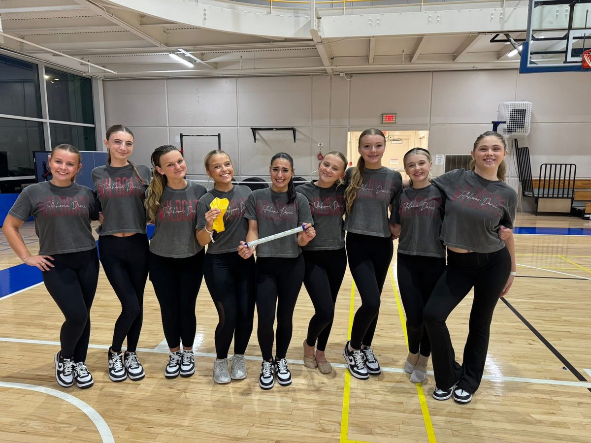THSWildcatDance's tweet image. UDA Camp Day 2 focused on team building, technique, and band dances! We also learned our A and B routines, received the SPIRIT STICK for the 2nd day in a row and have 6 dancers trying out for All-American tomorrow! #glittercats #tullahoma #udadance