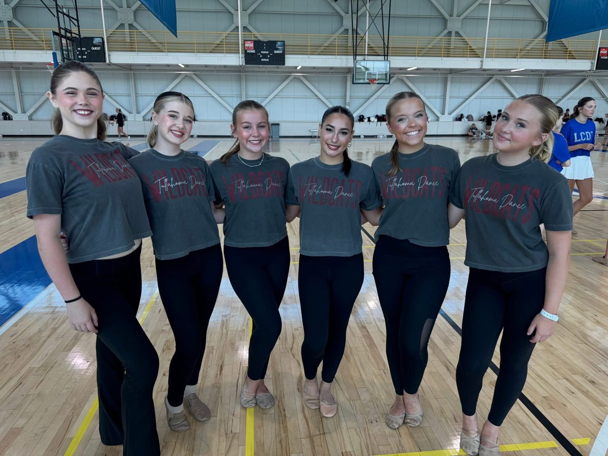 THSWildcatDance's tweet image. UDA Camp Day 2 focused on team building, technique, and band dances! We also learned our A and B routines, received the SPIRIT STICK for the 2nd day in a row and have 6 dancers trying out for All-American tomorrow! #glittercats #tullahoma #udadance