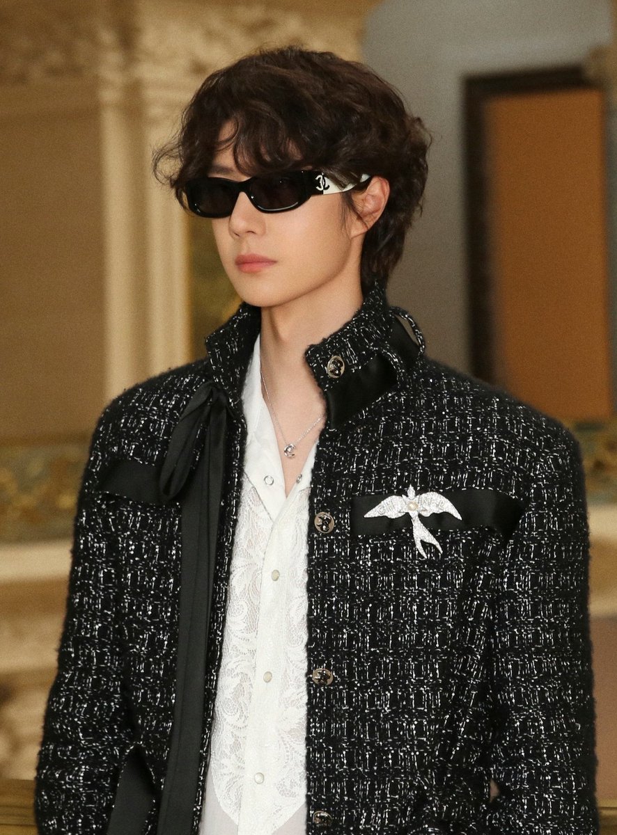 Wang Yibo wears CHANEL sunglasses worth more than ¥4,000!Yibo
