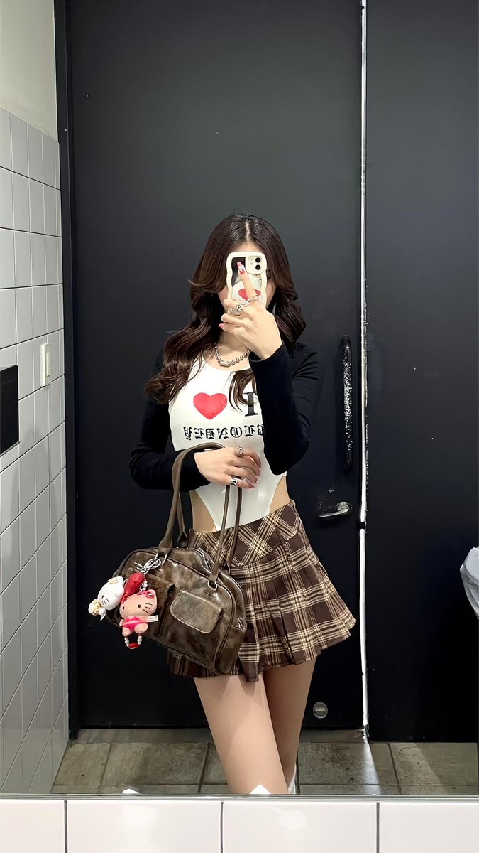 Xで会うのに抵抗はないし
誰かおいで〜！予定合わせよー！

直近で栄、新栄、千種、今池
金山、大高辺りで

会える人いるかな？
コレ(2枚目)が名古屋で待ってるよ？💓