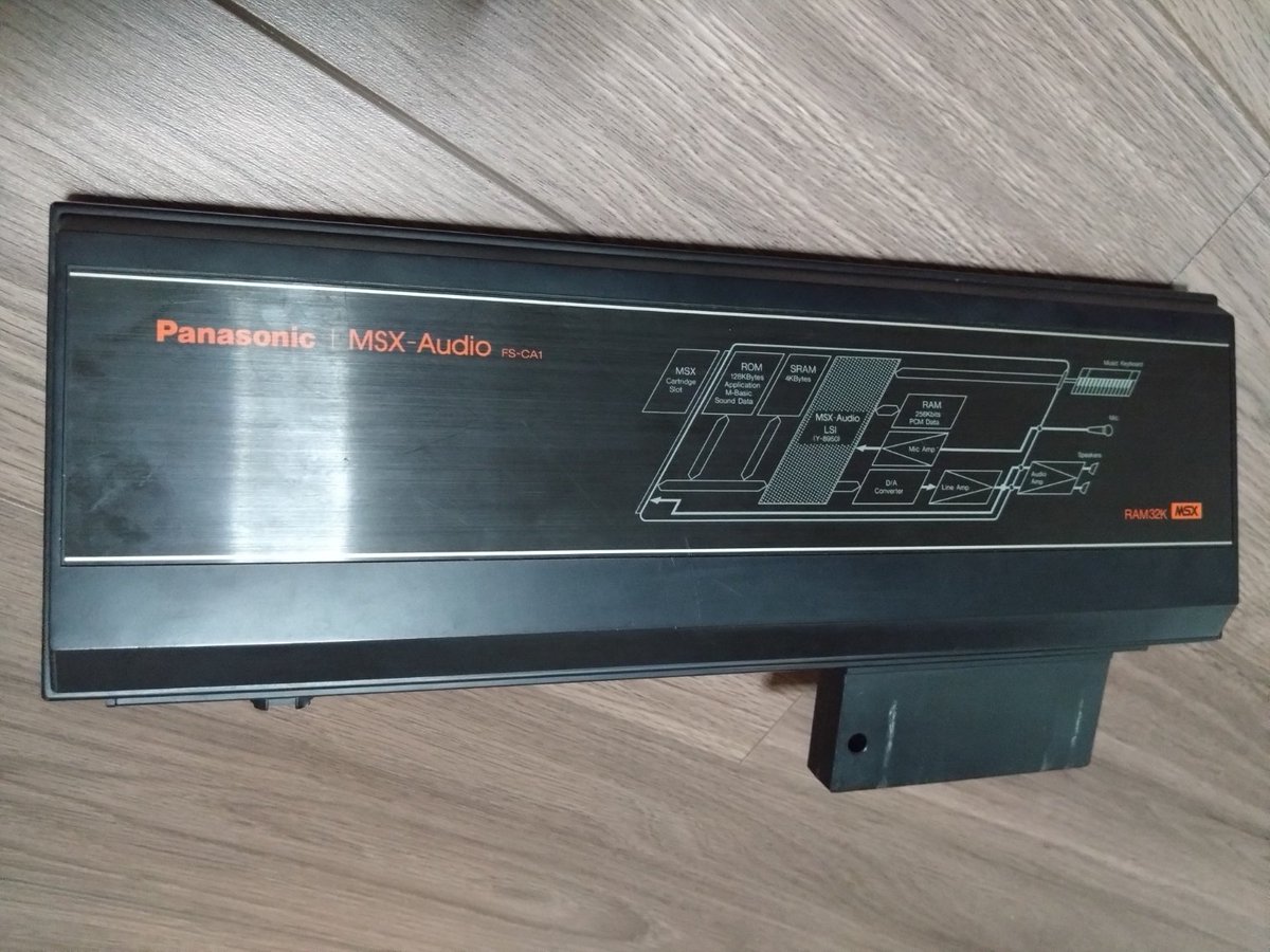 風邪ひいてた時に素敵な価格で売られてたのを買ったMSX-AUDIOです。意識朦朧としていましたが夢ではありませんでした。A1FMを持ってるので形状は問題ありません。ゼビウスと魔導物語が対応してるようなのであとでやってみよう。伝説のハードを手に入れたよ！　#MSX