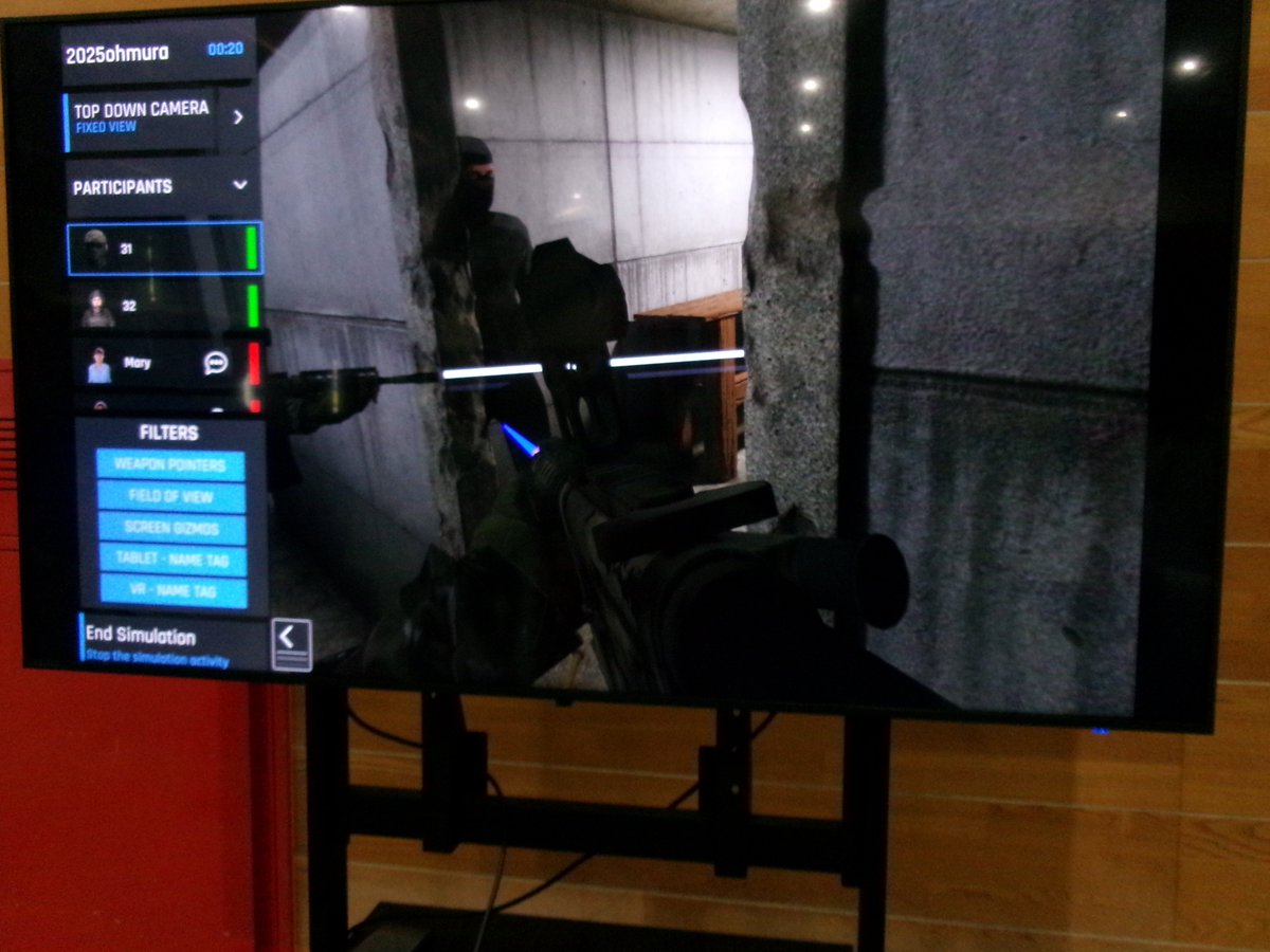 jgsdf_gcc_ardb's tweet image. 【VR射撃シミュレーション体験】
#水陸機動教育隊 は、VR射撃シミュレーション器材の体験を実施しました。屋内で安全かつ各種状況をリアルに再現でき、軽易に組・分隊等の練成訓練を実施できることを確認しました。
#水陸機動団 #VR #射撃 #自衛隊