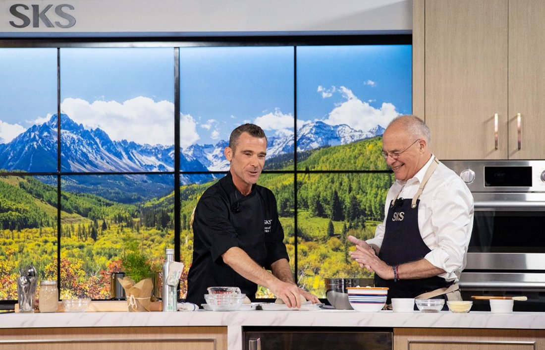 LGE_Global's tweet image. SKS showcases ‘True to Food’ innovation at the FOOD & WINE Classic, elevating culinary experiences in USA 👨🍳🍷
#LG #LifesGood #SKS #SignatureKitchenSuite
lgnewsroom.com/2025/07/culina…