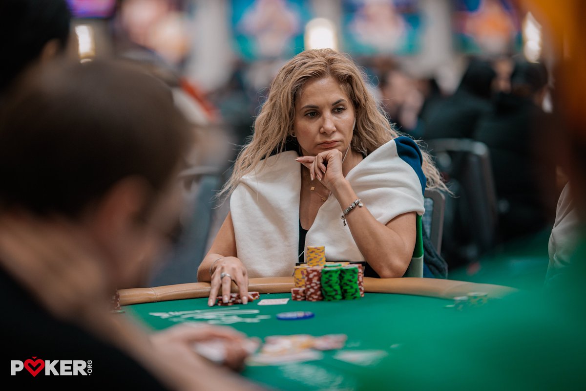 ‼️ Is 2025 the year a woman wins the World Series of Poker Main Event? THREE women have 7-figure stacks late on Day 3.

👑 Juliet Hegedus (pictured) is chip-leading with 1.6M.

Sylwia Studniarz - 1.3M
Riva Arthur - 1.1M
Thi Xoa Nguyen - 1M