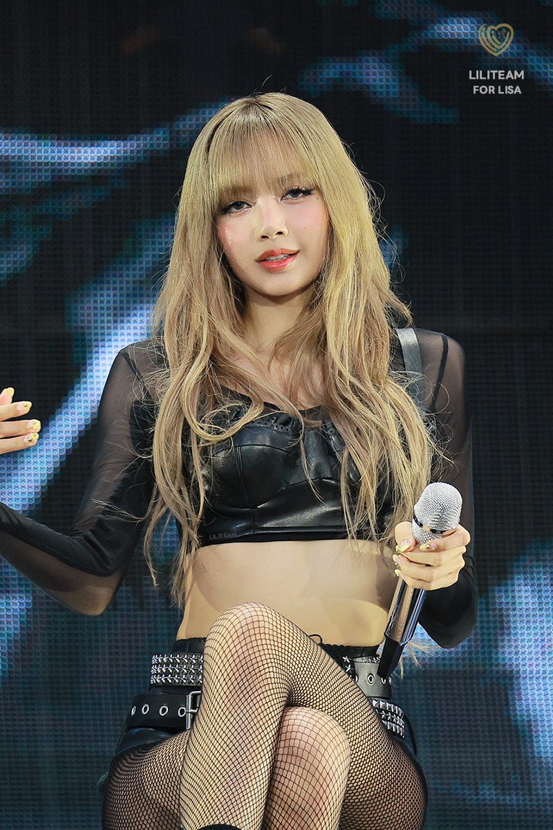 สวัสดีวันพุธค่ะ 💚

#LISA #리사 #LISAxDEADLINEinSeoul