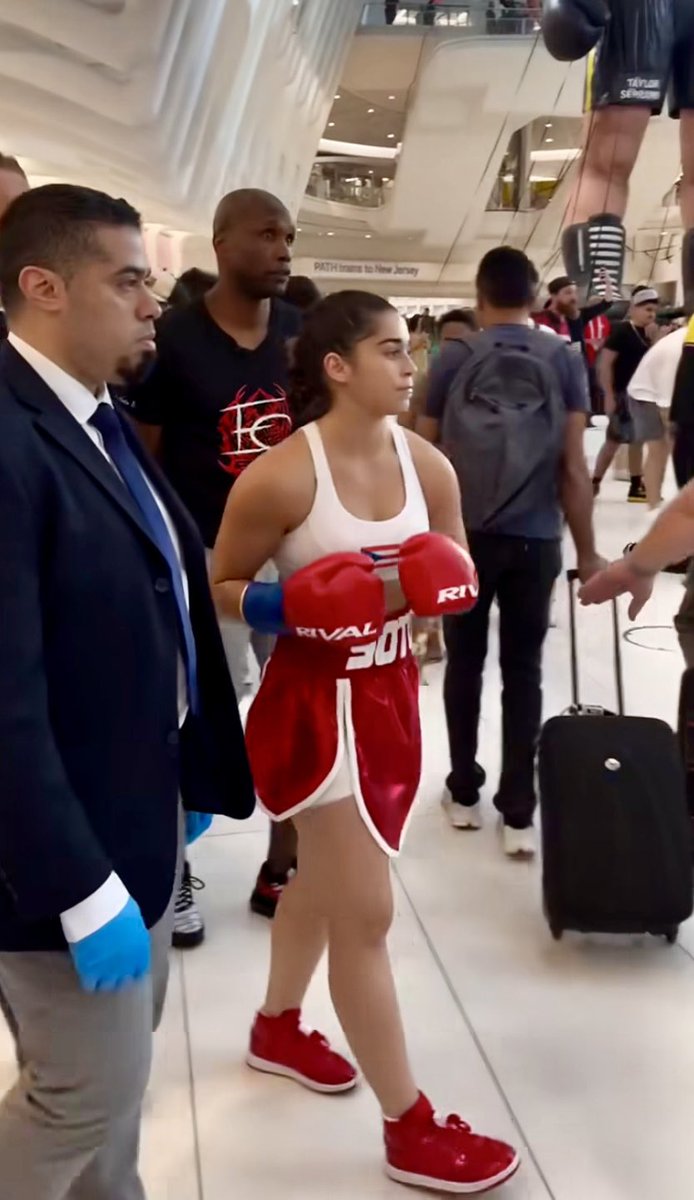BoxingMeetsBeauty (@boxingmbeauty) on Twitter photo Puerto Rico’s Elise Soto (8-0, 7KOs) beats Pennsylvania’s Colleen Davis (4-3-1, 1KO) in their super feather bout <a href="/MostVpromotions/">Most Valuable Promotions</a> Taylor/Serrano Open Workout 🇵🇷 Puerto Rico’s Elise Soto (8-0, 7KOs) beats Pennsylvania’s Colleen Davis (4-3-1, 1KO) in their super feather bout <a href="/MostVpromotions/">Most Valuable Promotions</a> Taylor/Serrano Open Workout 🇵🇷