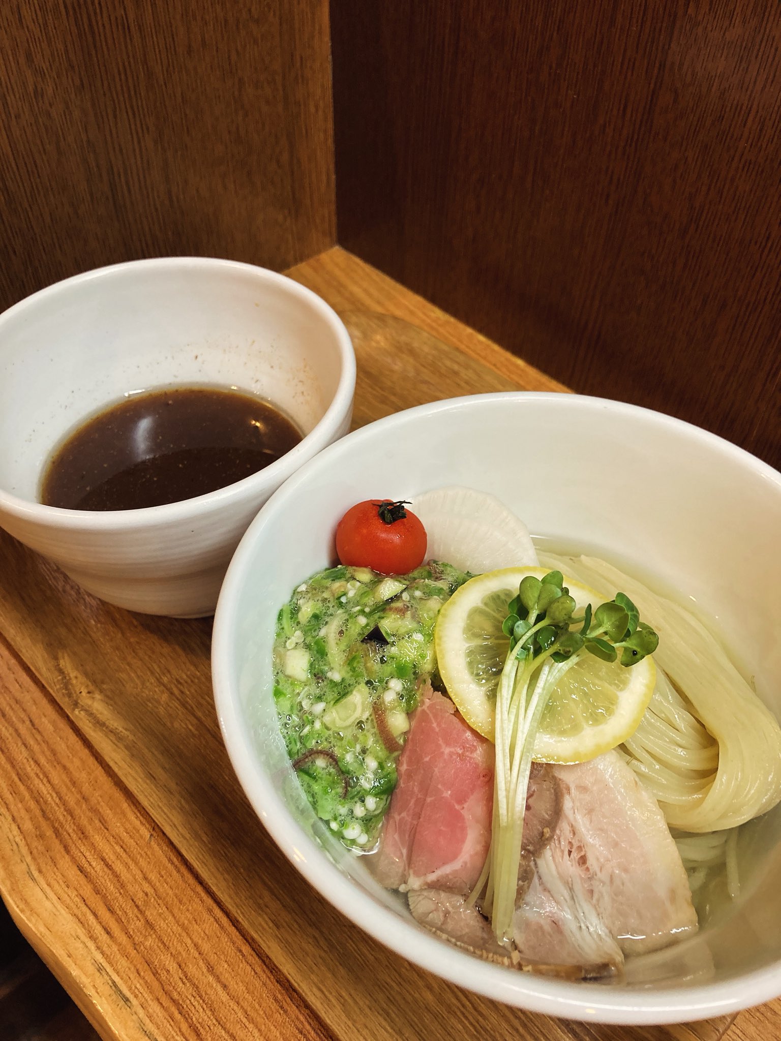 ラーメン Seven-Eleven's Jiro-style ramen, priced at 680 yen per