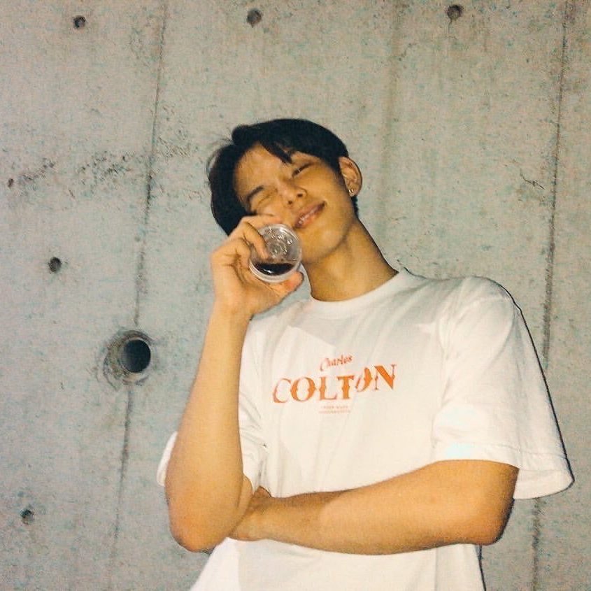 jangtaerang_'s tweet image. 예나 지금이나 여전히 햇살같은 쇼타로

&amp;lt; 데뷔 전 댄서 시절                   데뷔 5년차 아이돌 &amp;gt;